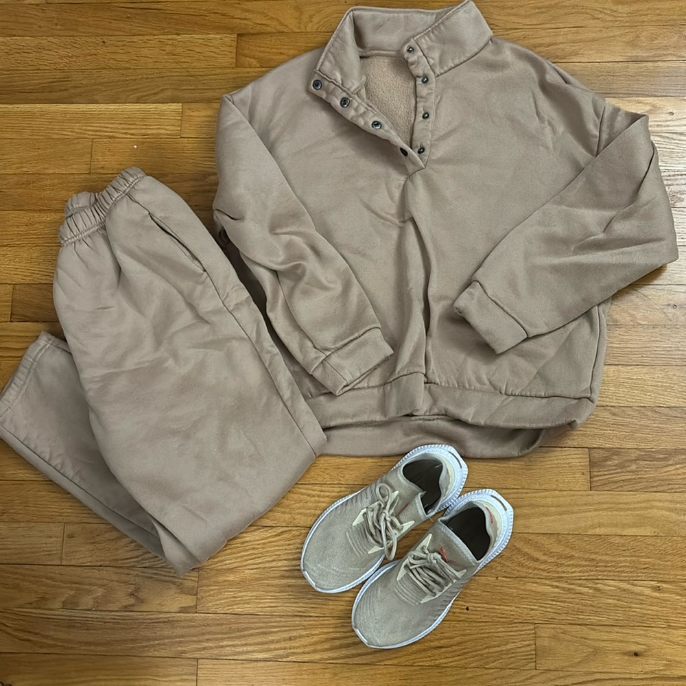 Cream Sweatset
